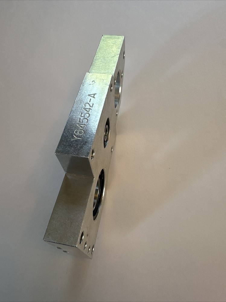 Y645542 Lower Bearing Housing
