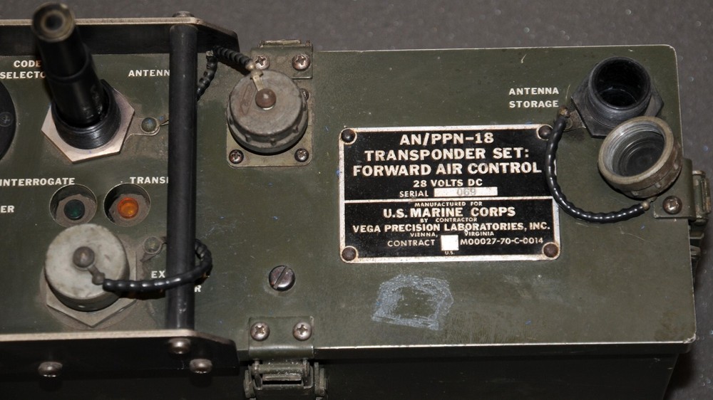 AN / PPN-18 Transponder Set – Forward Air Control