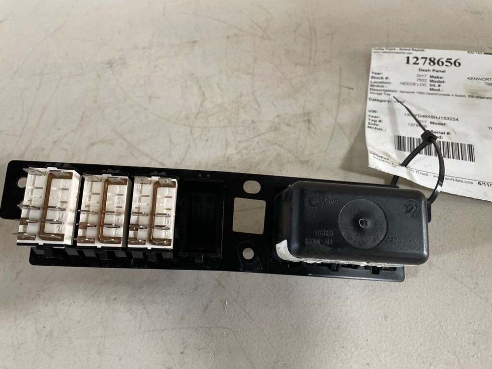 Kenworth T680 Dash Panel
