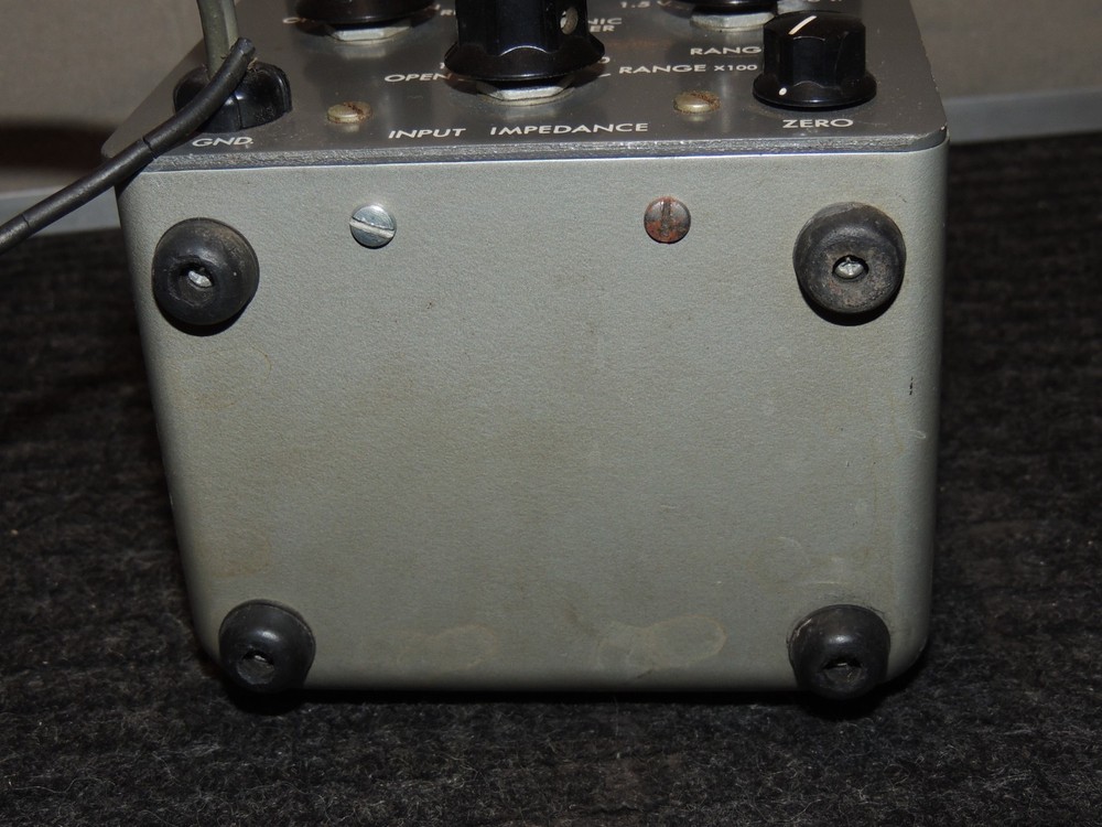 Vintage Baird Atomic Inc D.C. Electronic Voltmeter ES2