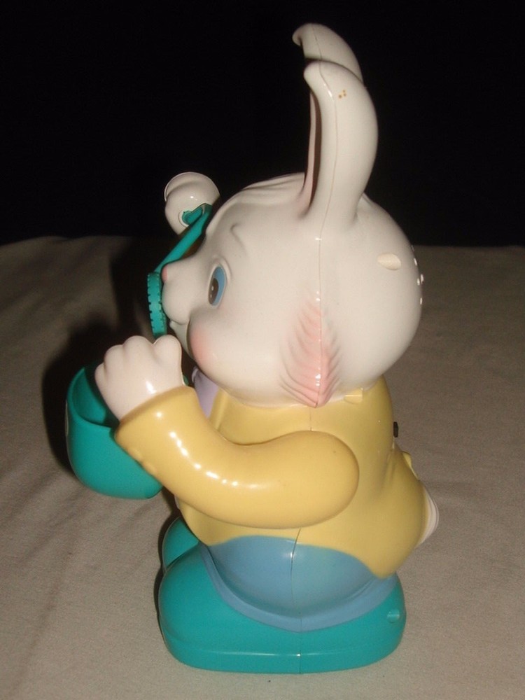 1995 MUSICAL BUBBLE BLOWING RABBIT W/BOX & A.C. ADAPTER MINT