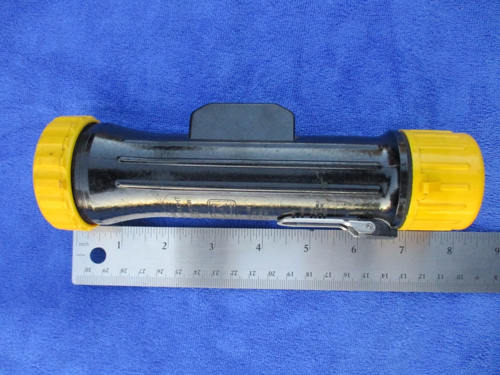 USGI Aviation 2 Cell Flashlight
