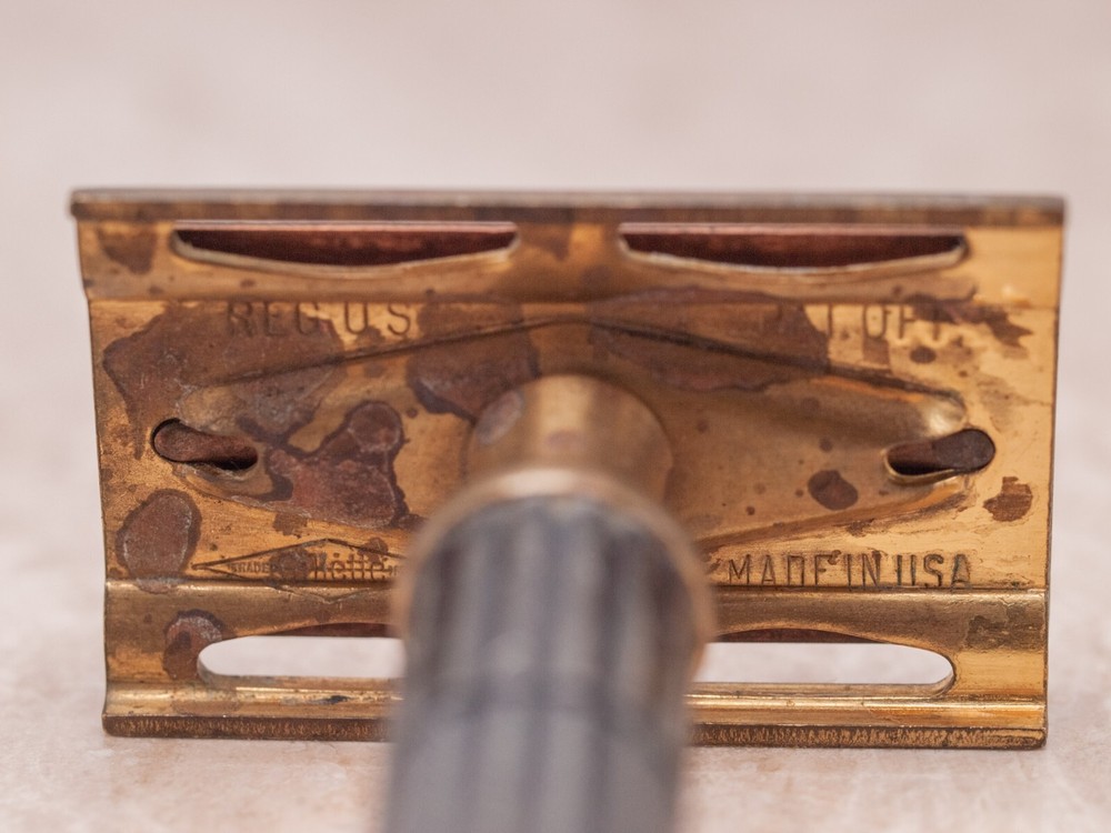 1940s - Gillette Tech DE Double Edge 3 Piece Razor - Fat Handle