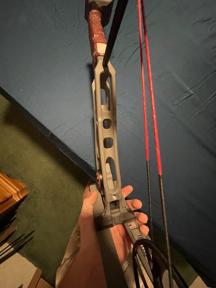 Bowtech SS34 Smoke Grey , 60-70 Lb, 26-31.5" PRE OWNED