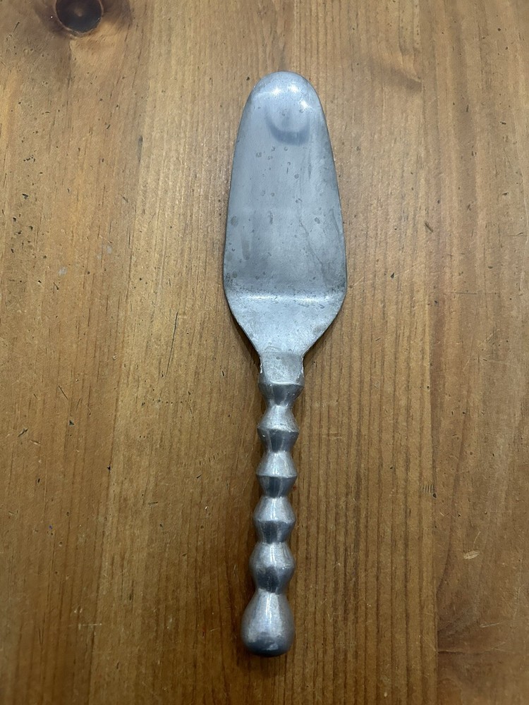 Beaded Handle Silver Cake And Pie Server