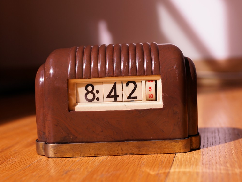 Federal Bakelite Art Deco Flip Clock