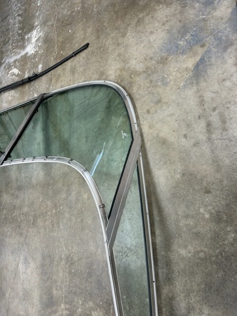 2000 caravelle ski boat 209 complete windshield