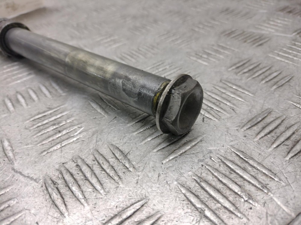 1999 HONDA CB 400 FOUR (NC36) FRONT SPINDLE