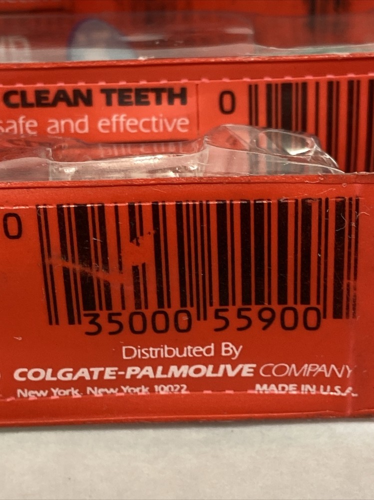 4COLGATE PLUS TOOTHBRUSH YOUTH MEDIUM SCUFFED EXTERIOR