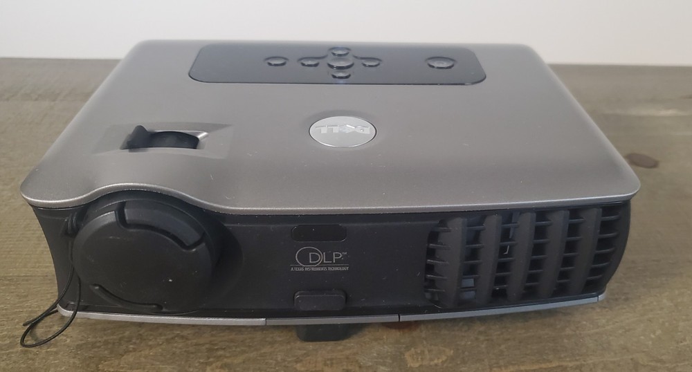 Dell 3400mp projector, working, with case And cables