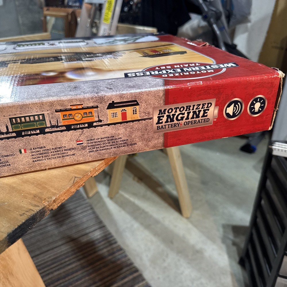 Western Express Motorized Train Set 23 Pieces New In Box