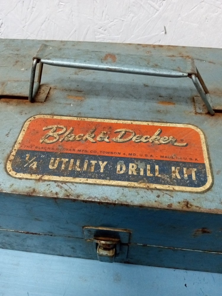 Vintage Black & Decker Utility Drill Kit Tool Box (LL)