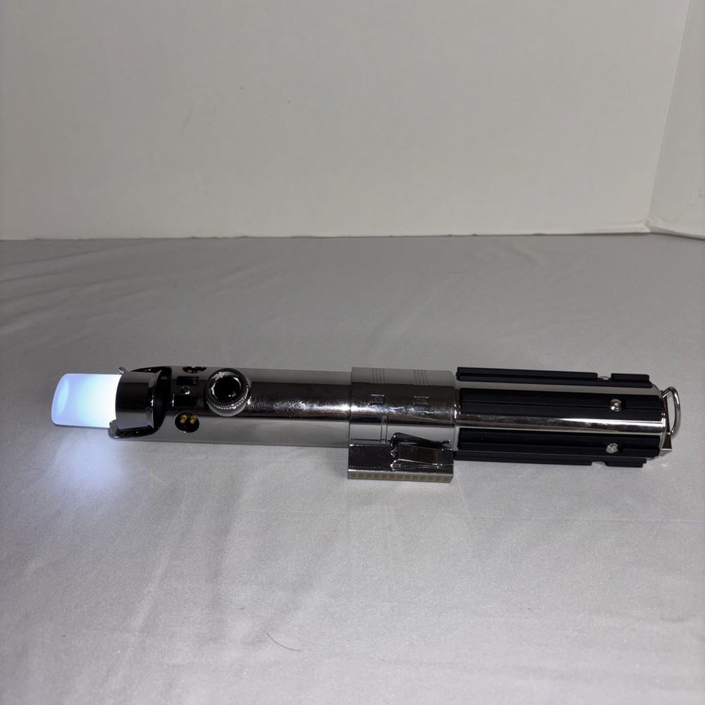 Star Wars Jedi Challenges AR Headset With Lightsaber Controller and Tracking