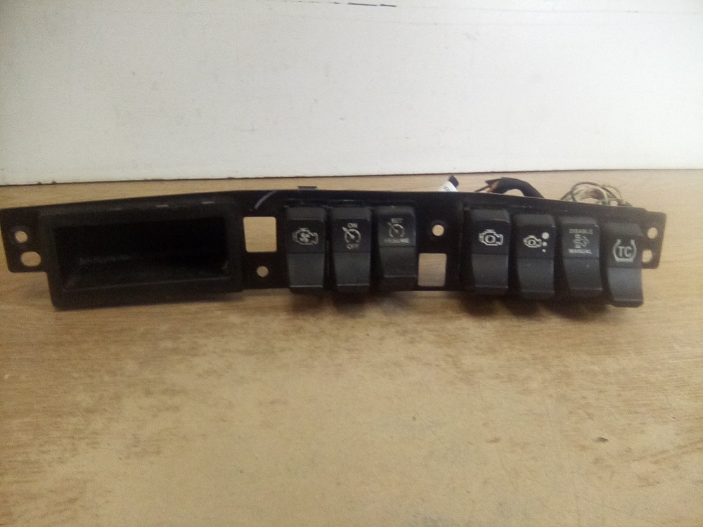 Kenworth T680 Switch Dash Panel S06-1074-601