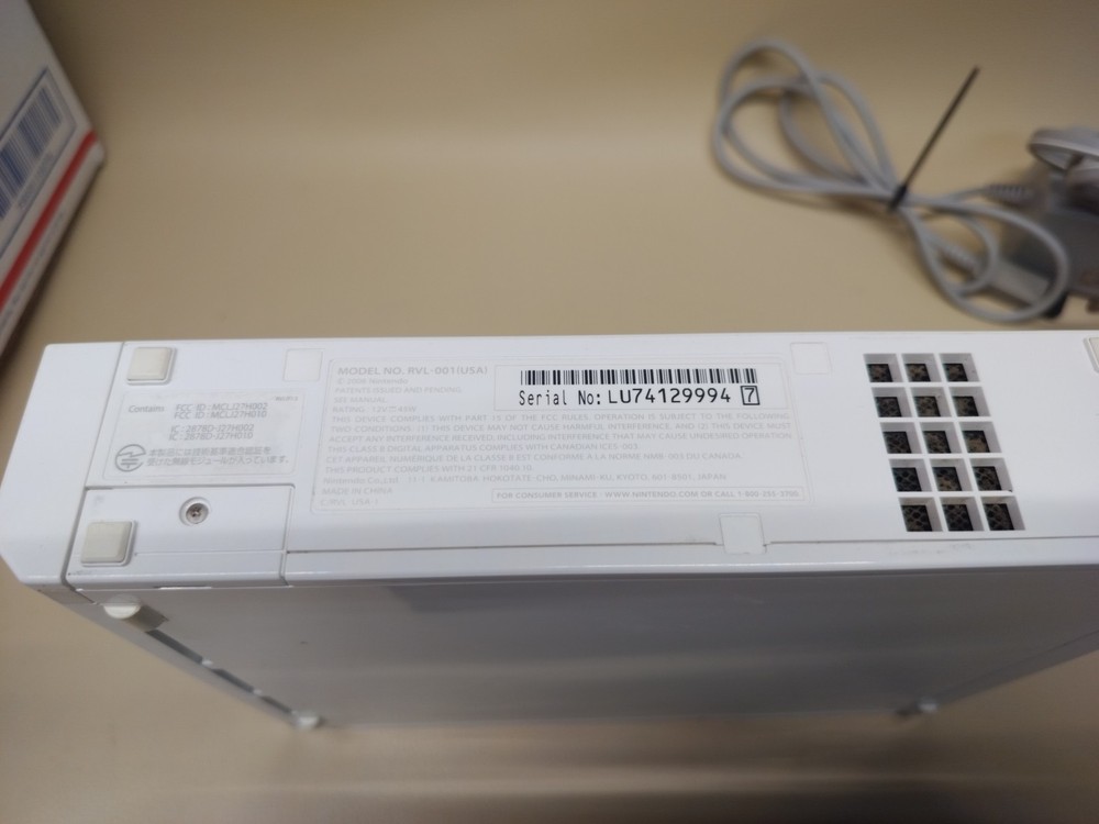 Nintendo Wii Console w/ Accessories- White Not Tested