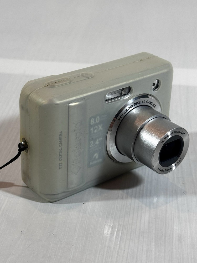 WORKING Polaroid i832 8.0 MP Digital Camera - Silver