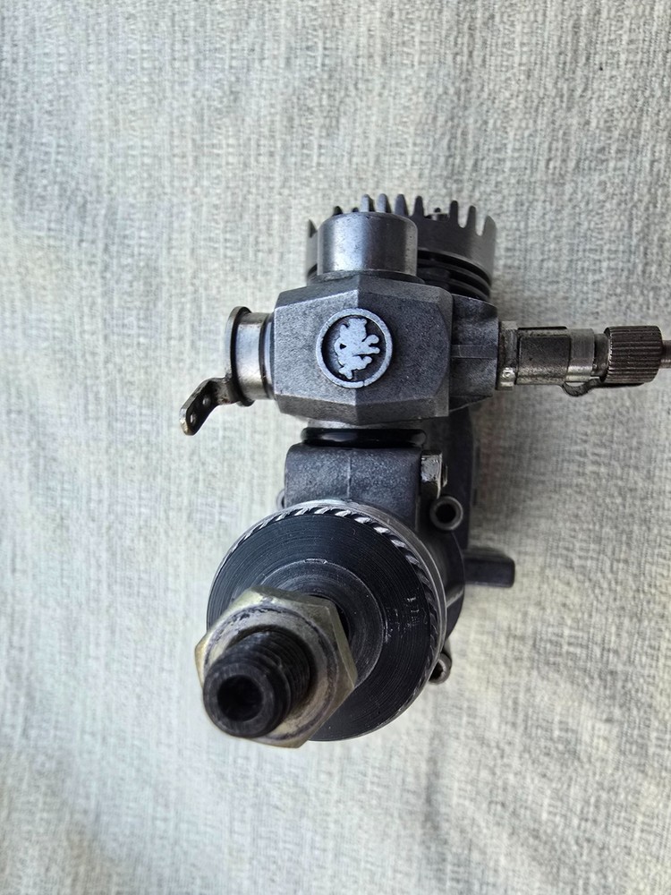 Vintage Royal 40 RC Glow / Nitro Model Airplane Engine