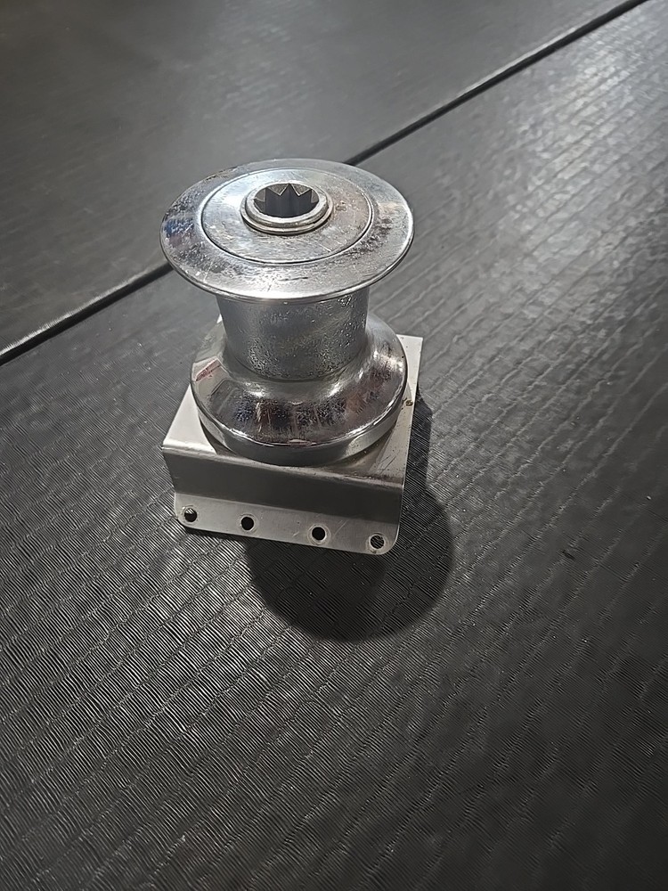 Lewmar Size 8 Chrome on Bronze Winch Single Speed With Mount