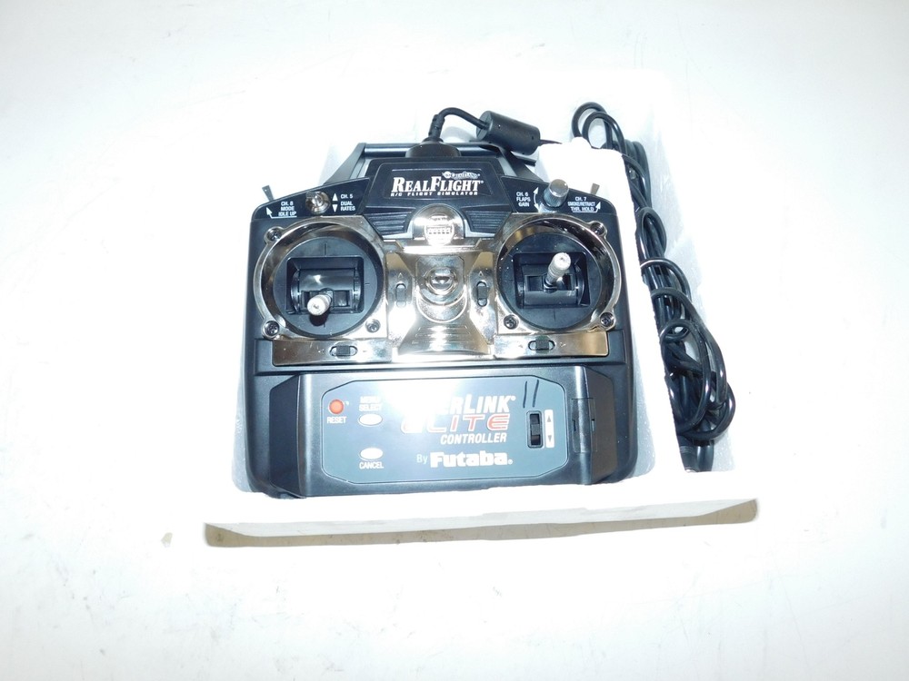 ^^ FUTABA RF 7.5 REALFLIGHT R/C FLIGHT SIMULATOR (LSP106)