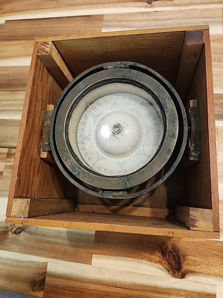 U.S. NAVY COMPASS  NAUTICAL TREASURE