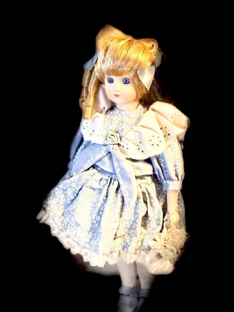ACTIVE HAUNTED DOLL SPIRIT SYNTHIA