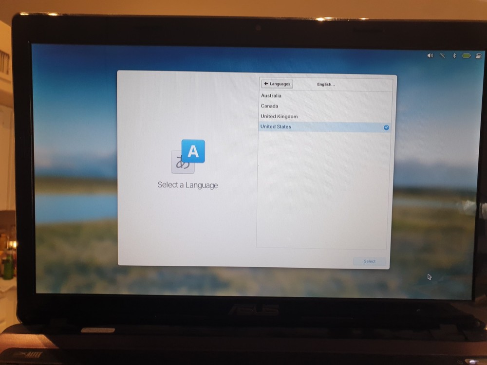 Linux ElementaryOS V8.1, 64-bit, Bootable Live and Install USB Flash Drive