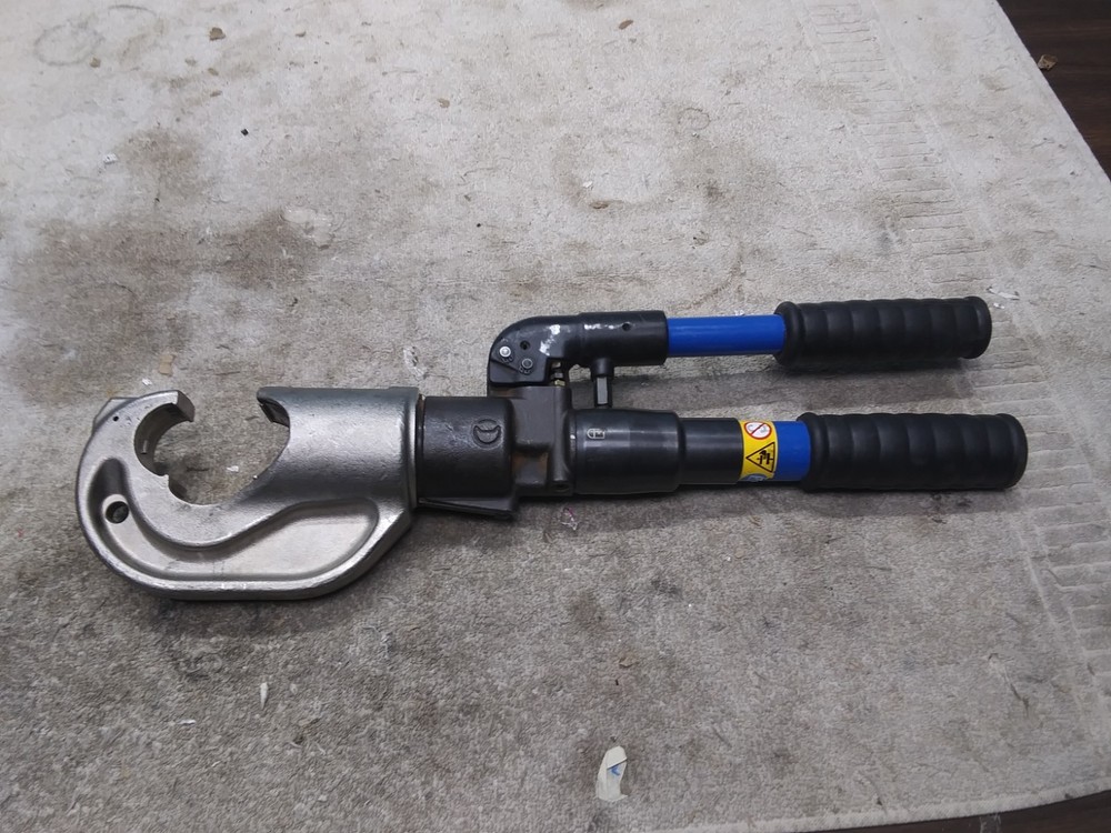 Cembre Hydraulic Crimper HT131L-C Electrical Crimp Tool Cable Crimper