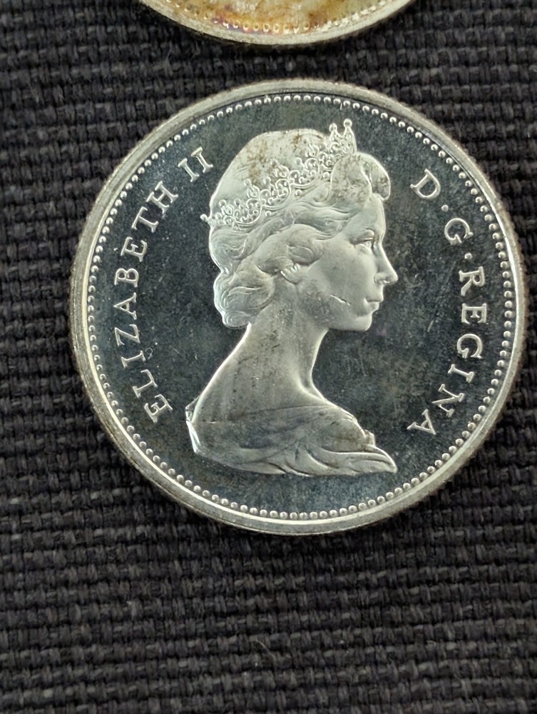 Quantity (2} 1968 Canadian Silver Quarter As Shown, Read Description