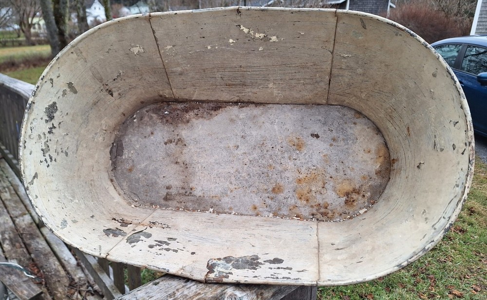 Vintage Metal Wash Basin