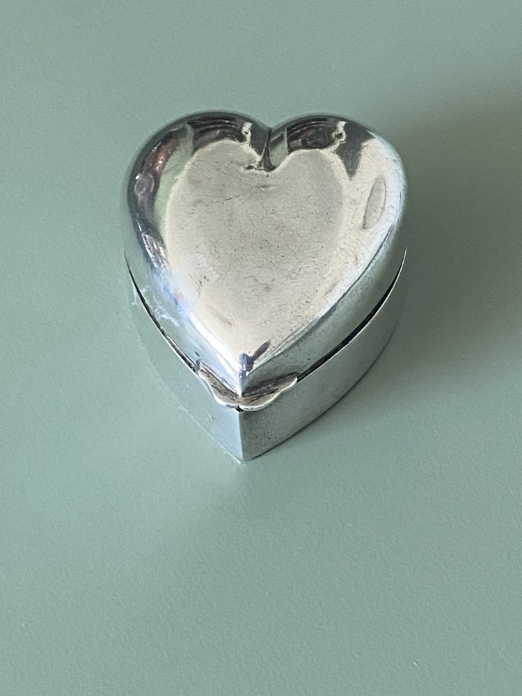 Heart Shape Solid Silver Pill /Trinket Box 1901 Birmingham Levi & Salaman