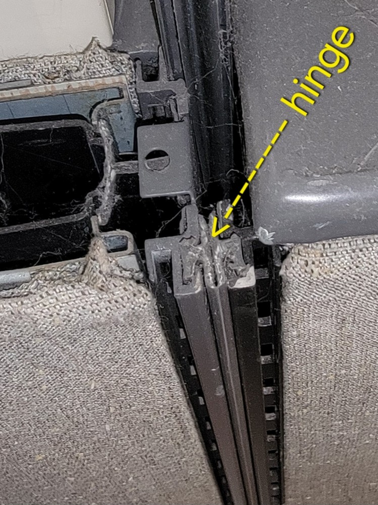 Haworth Panel Hinge Connector Insert for Cubical UniGroup Too, part HWP054.02