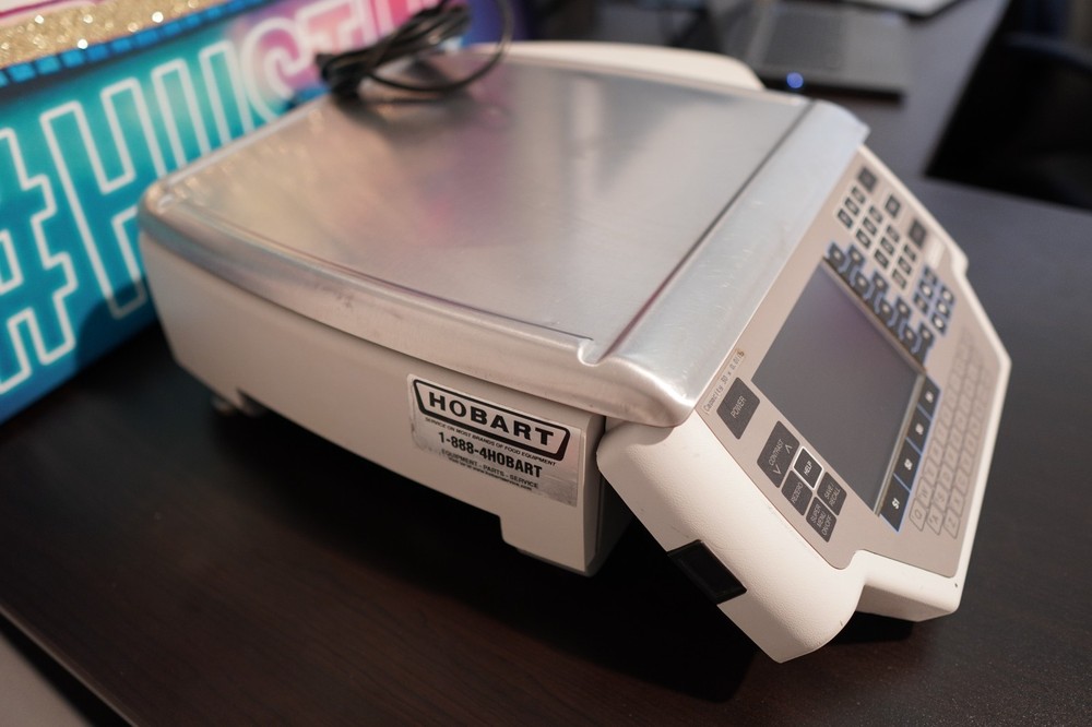 HOBART QUANTUM SCALE - USED