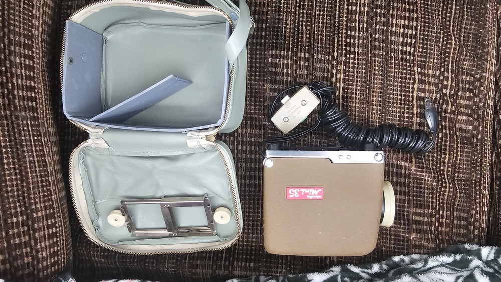 NEW Vintage Minolta MINI-35 Projector; Auto changer