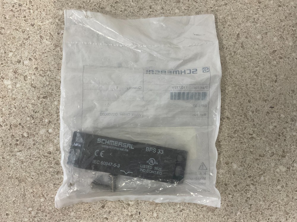 Schmersal 11007771 BPS33 NEW