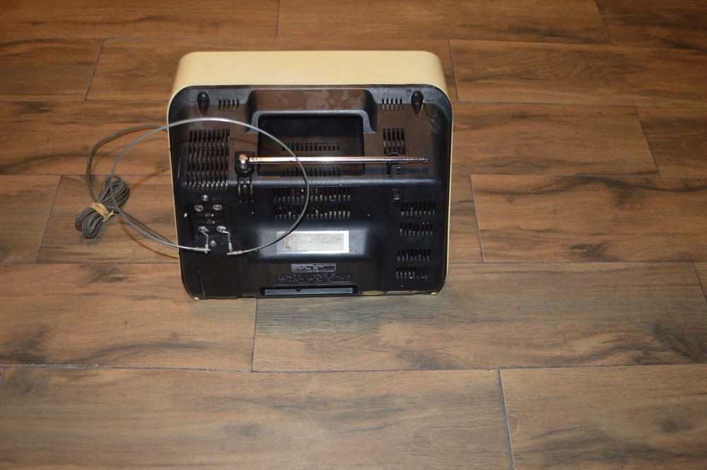 Panasonic TV TR-749 Solid State Television Vintage Retro Working