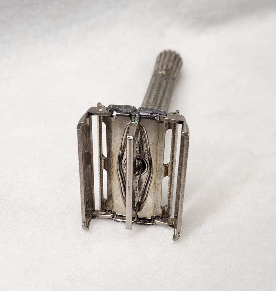 1958 Gillette Super Speed Flare Tip, TV Razor, Date Code D1