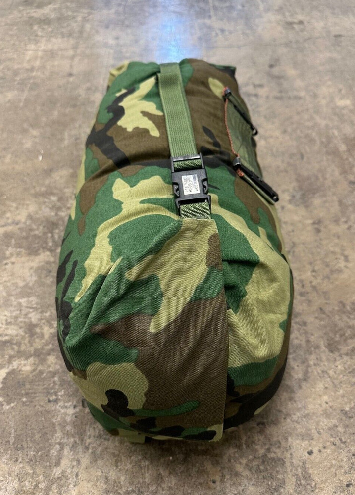 ( 1 ) NOS Woodland Compression Stuff Sack, US Military, V-42