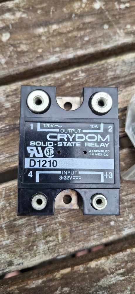 Crydom D1210 Solid State Relay New
