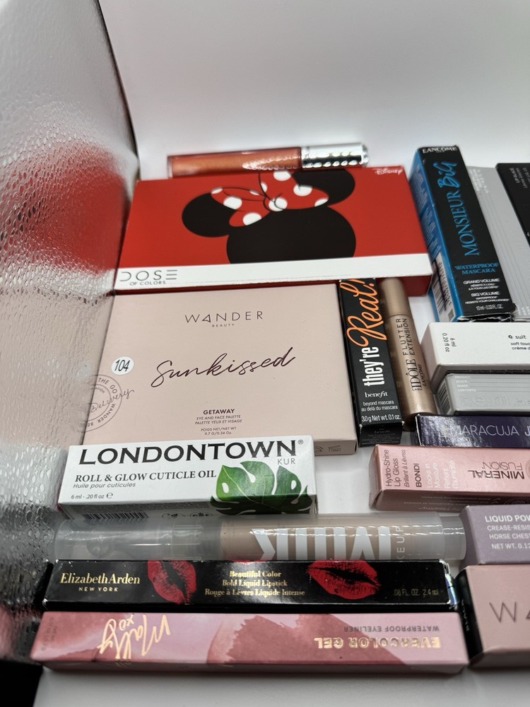 High-End Makeup Bundle 22 pieces