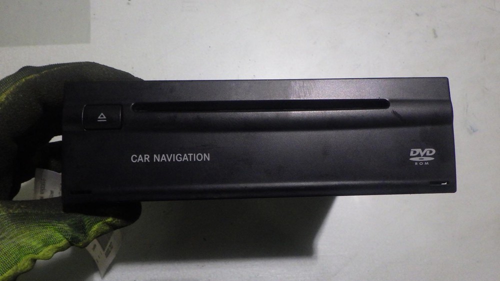 05 MERCEDES E55 Info Screen 2208206085