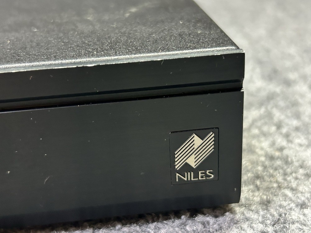 NILES SVL-4 SPEAKER SELECTION VOLUME CONTROL SYSTEM SPEAKER 1-4 AMPLIFIER