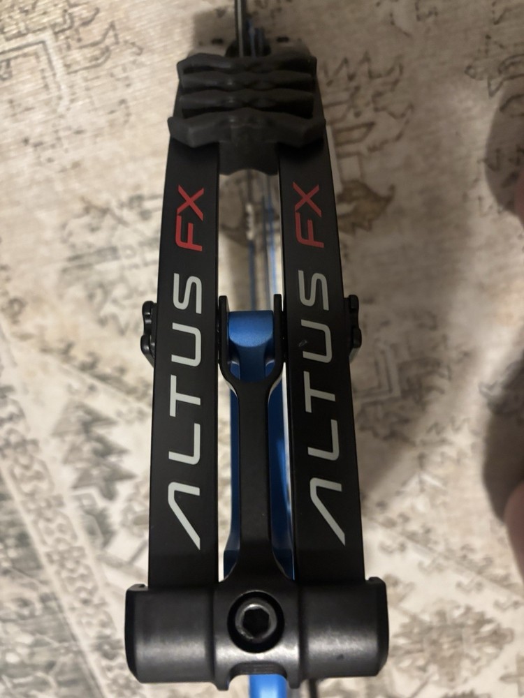 Hoyt Altus Fx Target Compound Bow