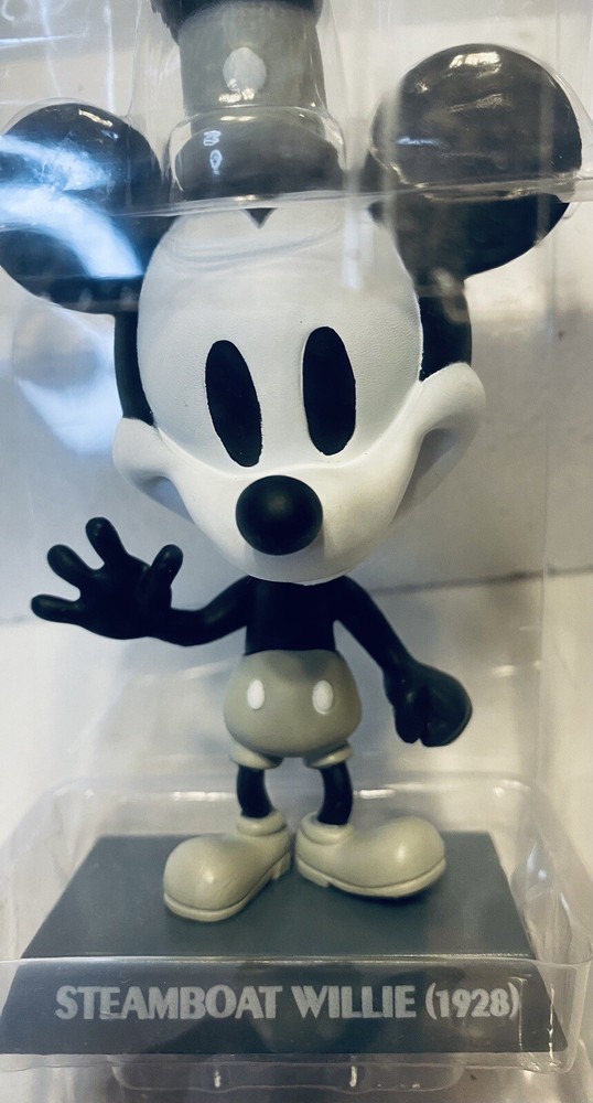 Disney 2003 Treasures Upper Deck Bobblehead STEAMBOAT WILLIE Mickey Mouse