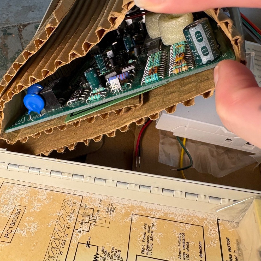 Ranger American Security Systems PC1500/50 Control Panel and 6-Zone Keypad Kit 2