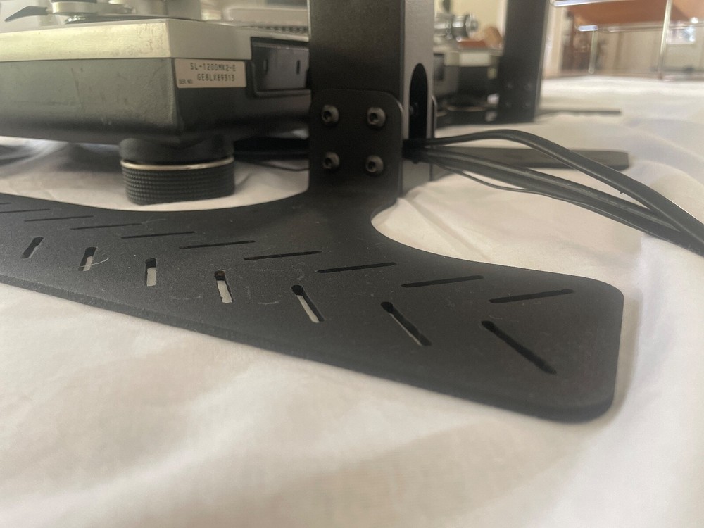 All-in-one Desktop DJ Workstation