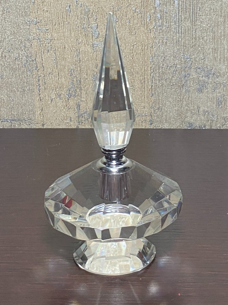 Footed Cut Crystal Perfume Bottle with Stoper