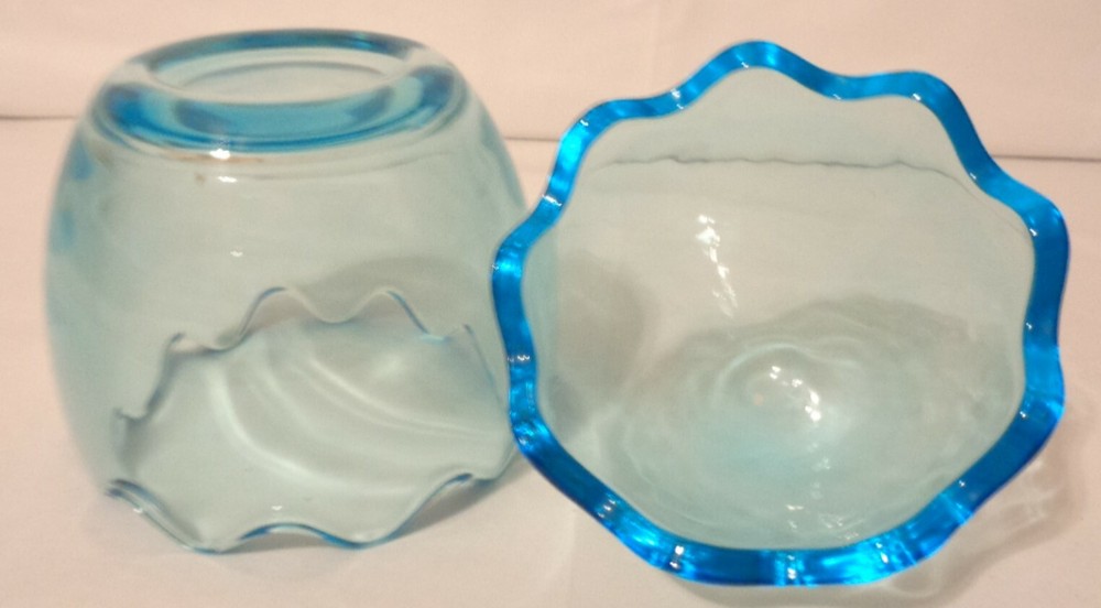 GLASS EASTER EGG CANDY DISH PASTEL BLUE 2 PC ZIG ZAG EDGE HATCHED SHELL TRINKET