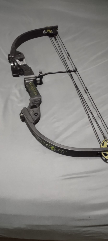 Youth Tomcat Compound Bow NICE UNIT