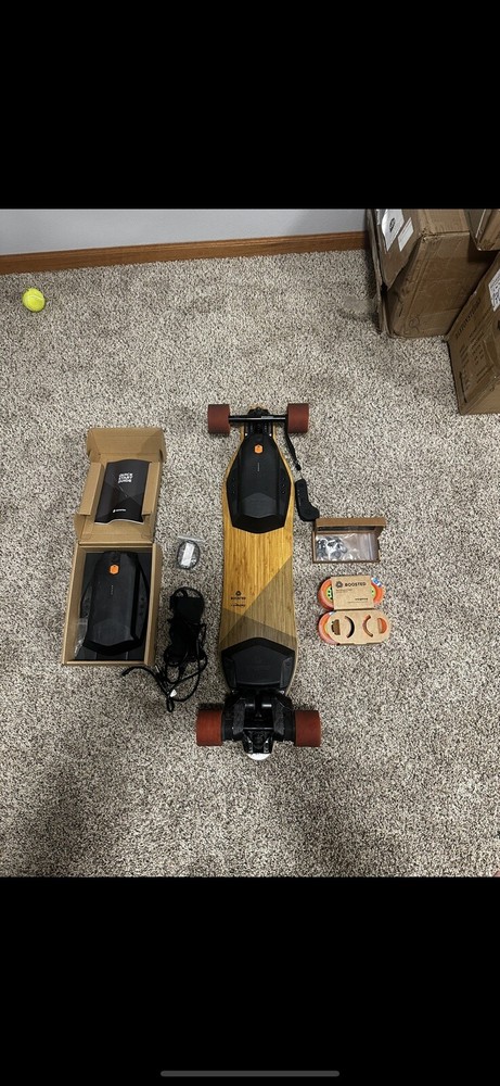 Boosted Board Dual V2 Extended Battery=Great Shape! w/Remote/Charger/Extra Parts