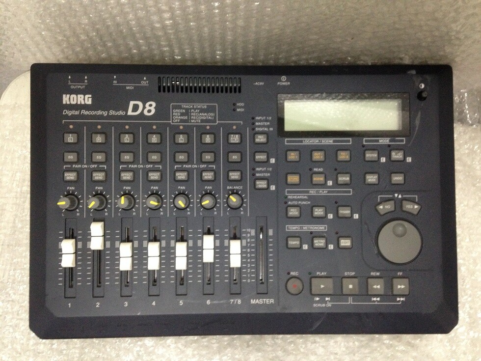 Korg D8 digital multitrack recorder { UNTESTED }